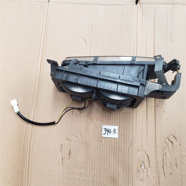 81.25101.6339 glass  F2000 left fog  headlight (glass)